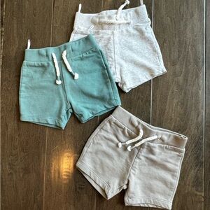 x3 Baby boy shorts 2-3 moths